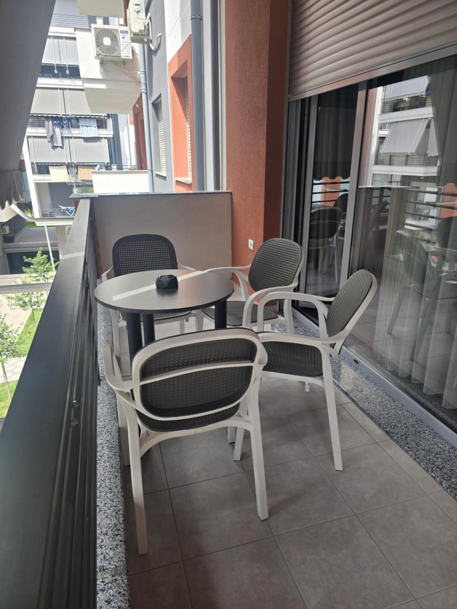 Riar Apartaments Korce Exterior photo